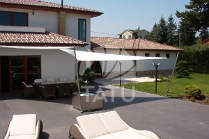 Állítható magasságú és dőlésszögű napvitorla 42